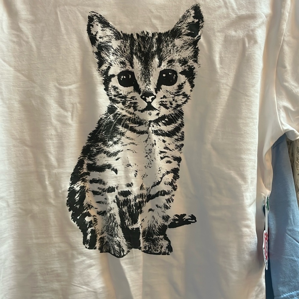Women's White Cat Print Short Sleeve Tee